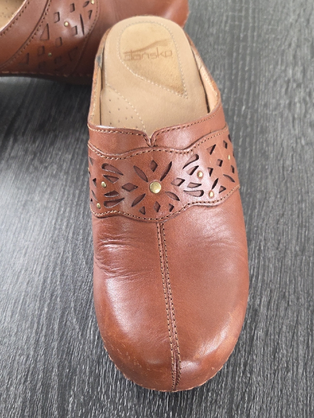 Dansko Shyanne Brown Leather Slip-On Clogs with Laser-Cut Floral Band Size 41 - Picture 8 of 16